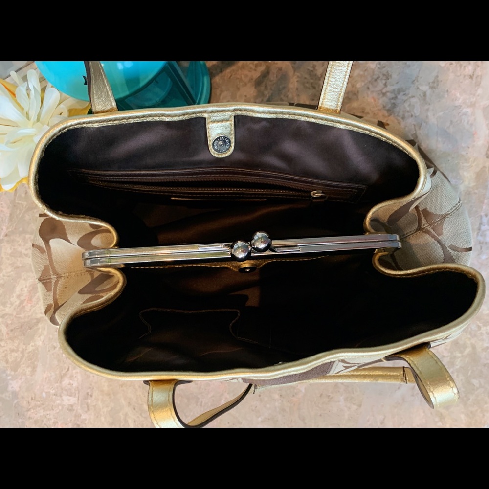 Coach handbag - Picture 3 of 3